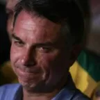 Flávio Bolsonaro teria poder para mudar a Constituição Federal do Brasil?